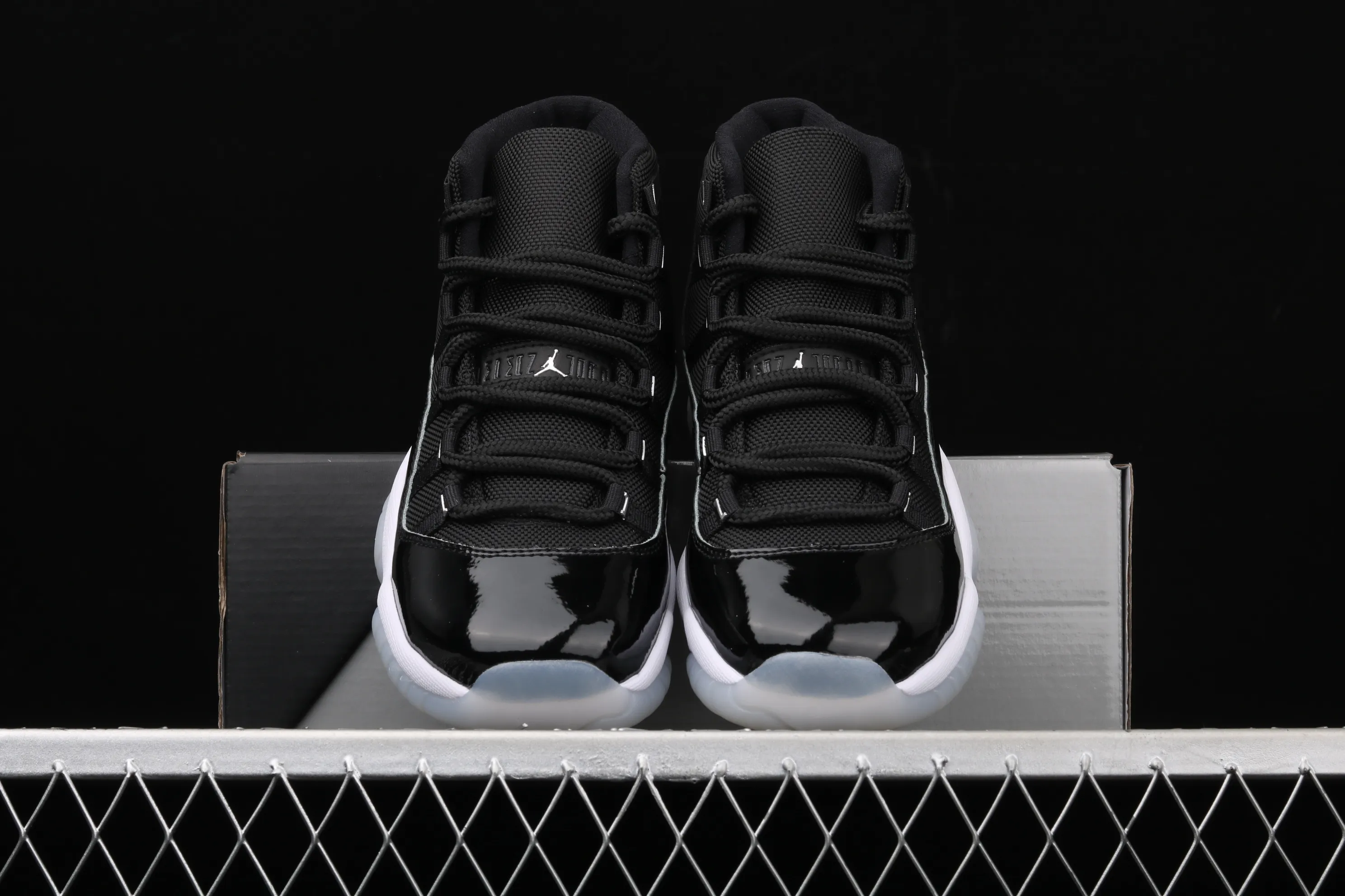 All Categories Air Jordan Jordan Series Basketball Shoes Air Jordan 11 Pure Original Version Air Jordan 11 "25th Anniversary" AJ11 Joe 11 Devil II Genuine Standard Real Carbon 378038-011